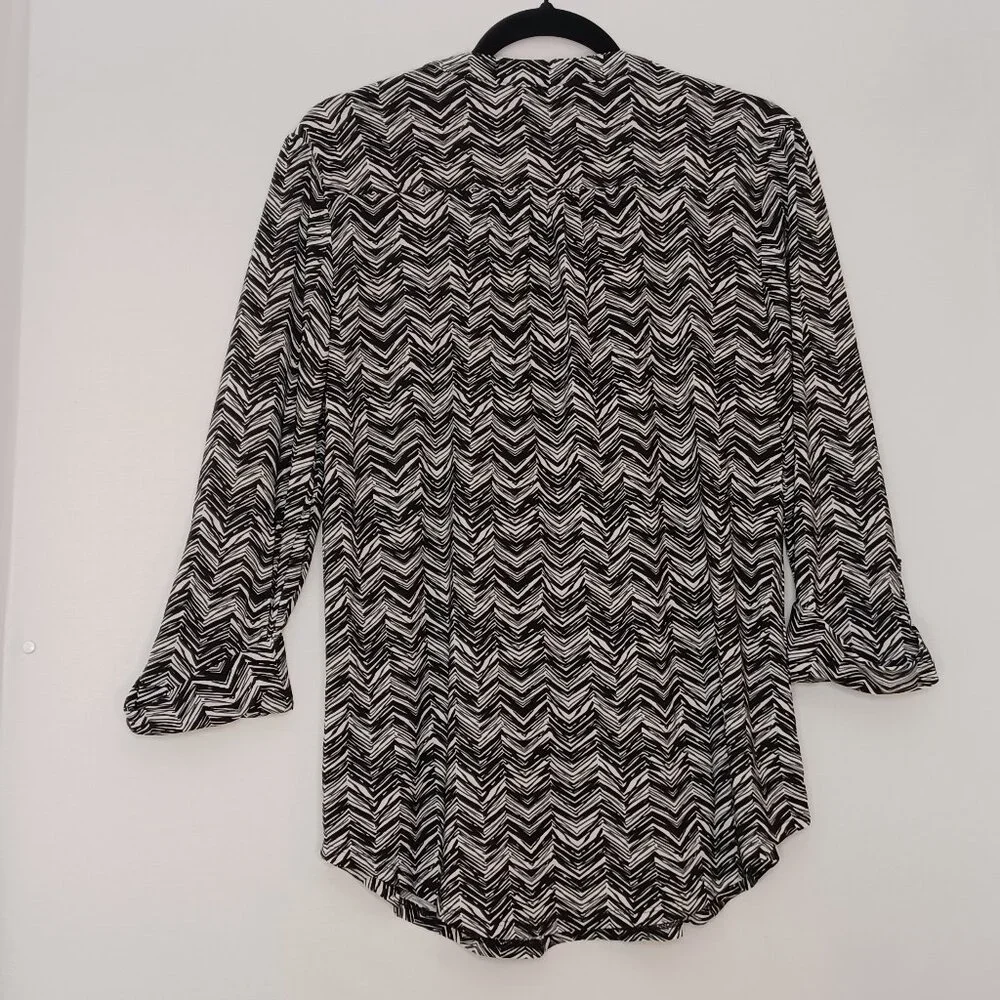Cocomo Black and White Chevron‎ Women's Top